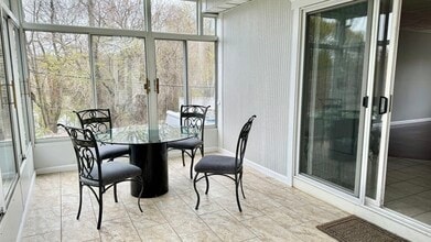 1 Mauriello Dr in Stoneham, MA - Foto de edificio - Building Photo