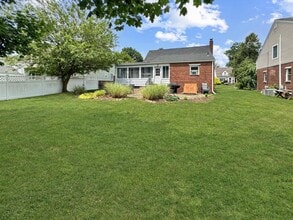 11-02 Charles St in Fair Lawn, NJ - Building Photo - Building Photo