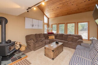 43 Cardinal Dr in Windham, NY - Building Photo - Building Photo