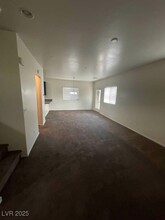 9033 Savvy Seam Ct in Las Vegas, NV - Foto de edificio - Building Photo