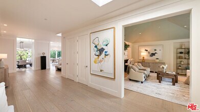 720 Amalfi Dr in Los Angeles, CA - Building Photo - Building Photo