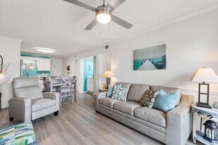 400 Plantation Rd in Gulf Shores, AL - Building Photo