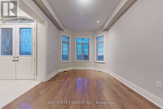 423 Threshing Mill Blvd. in Oakville, ON - Building Photo - Building Photo