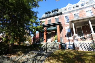 1327 Otis Pl NW in Washington, DC - Building Photo - Building Photo