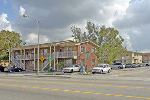 3695 NW 9th St Apartments