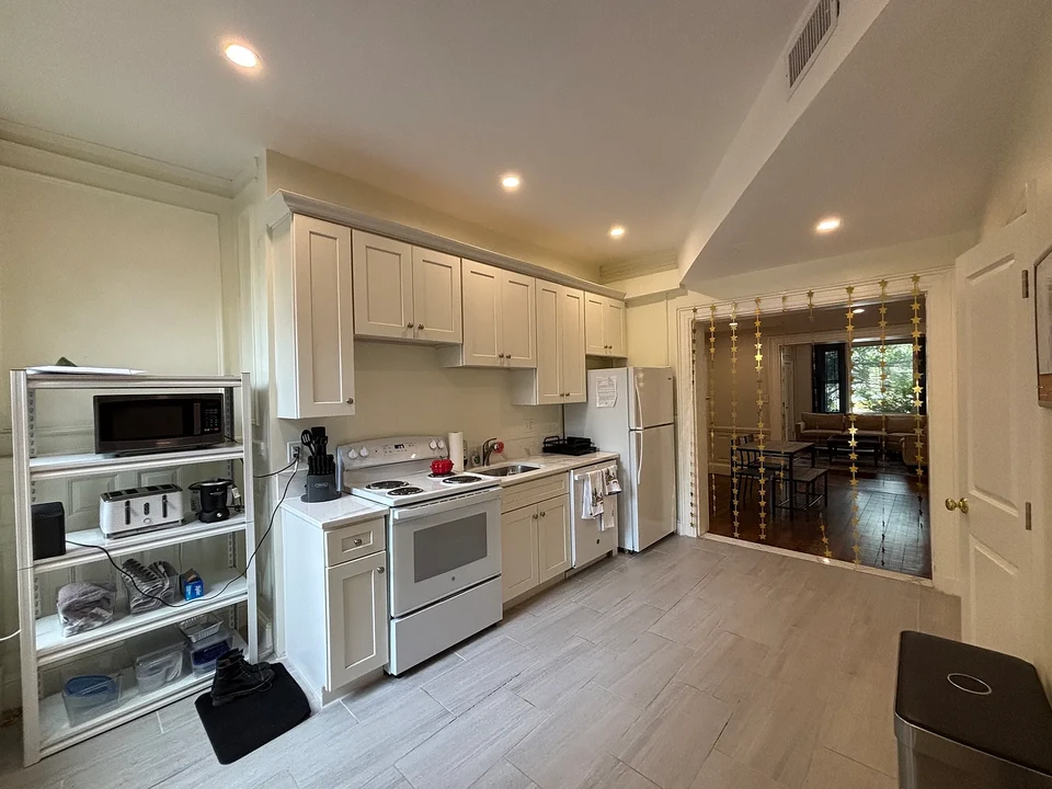 1714 Beacon St in Brookline, MA - Building Photo