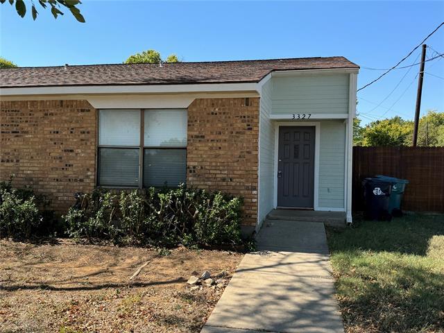 3327 Fallmeadow St in Denton, TX - Building Photo