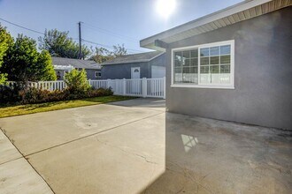 1630 N Buena Vista St in Burbank, CA - Building Photo - Building Photo