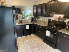 5021 David Pl in Smyrna, GA - Building Photo - Building Photo