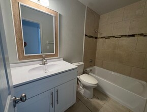 8257 Beacon Blvd in Ft. Myers, FL - Building Photo - Building Photo
