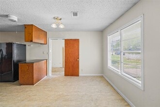 1214 Oak St in Burnet, TX - Building Photo - Building Photo