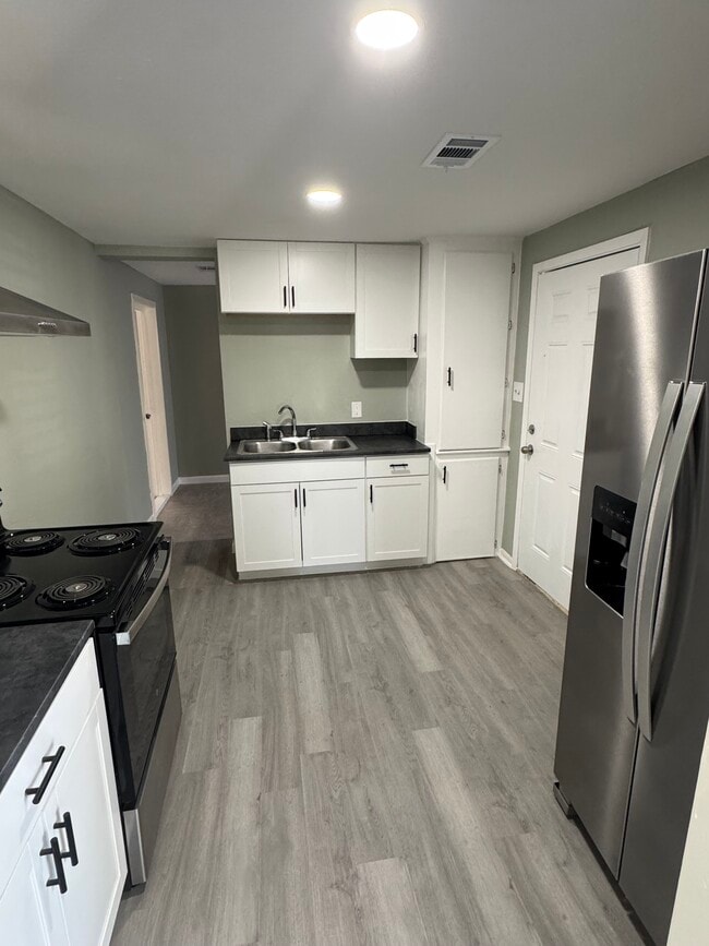 property at 105 N Avenue D