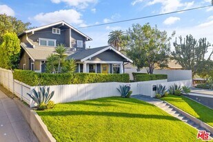 1012-1014 Manzanita St in Los Angeles, CA - Building Photo