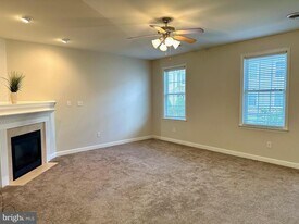 207 Springmont Dr in Wyomissing, PA - Building Photo