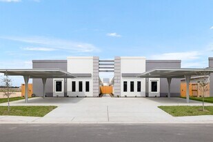 3105 W Sandlewood St, Unit 3 in Edinburg, TX - Building Photo