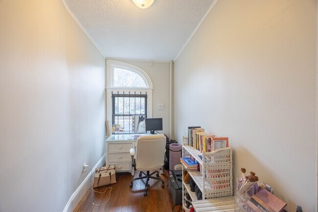 1865 Beacon St, Unit 2