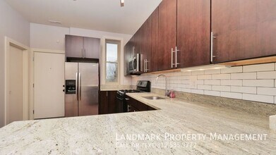 2319 W Haddon Ave in Chicago, IL - Foto de edificio - Building Photo