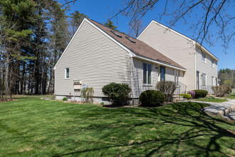 East Meadow in Manchester, NH - Building Photo - Building Photo