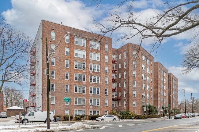 4320 Van Cortlandt in Bronx, NY - Building Photo - Building Photo