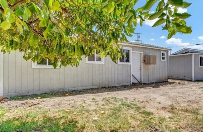 property at 665 S Market Rd