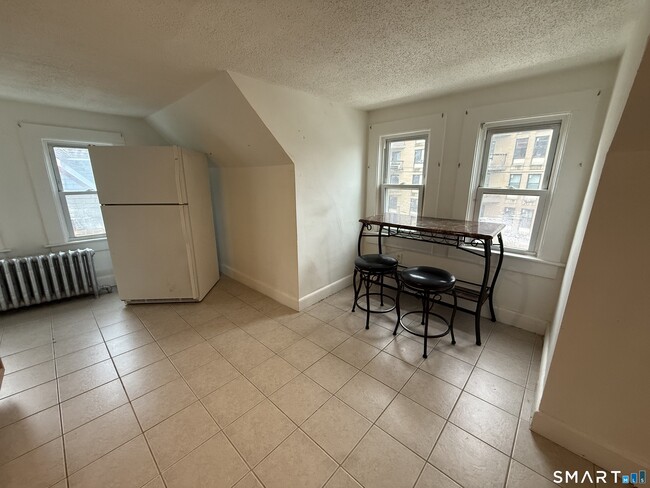 58 Kellogg St in Waterbury, CT - Building Photo - Building Photo