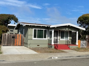 467 42nd St in Richmond, CA - Foto de edificio - Building Photo