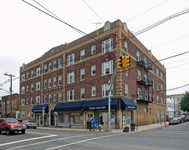 2600 Summit Ave in Union City, NJ - Foto de edificio - Building Photo