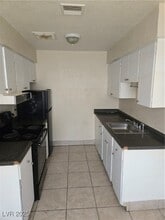 521 N Decatur Blvd in Las Vegas, NV - Building Photo - Building Photo