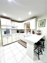 4215 NE Carroll Ct in Jensen Beach, FL - Foto de edificio - Building Photo