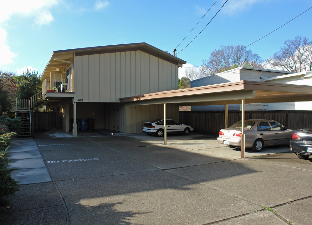 407 Mission Ave in San Rafael, CA - Building Photo