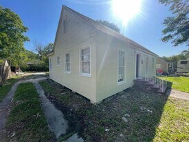 3116 Alamo Ave in Port Arthur, TX - Building Photo