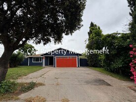 421 Michael Cir in Gonzales, CA - Building Photo