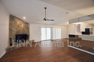 3882 Springleaf Point in Stone Mountain, GA - Building Photo - Building Photo