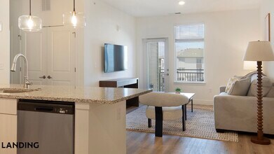 10670 Jake Jabs Blvd in Longmont, CO - Foto de edificio - Building Photo