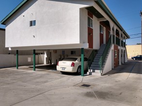 7228 Independence Ave in Canoga Park, CA - Building Photo - Building Photo