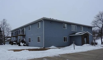 805 Inman St, Unit 202 in Henning, MN - Building Photo