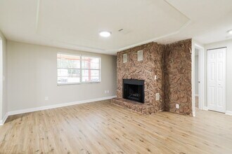 108 Lester Murray Ln in Middleburg, FL - Foto de edificio - Building Photo