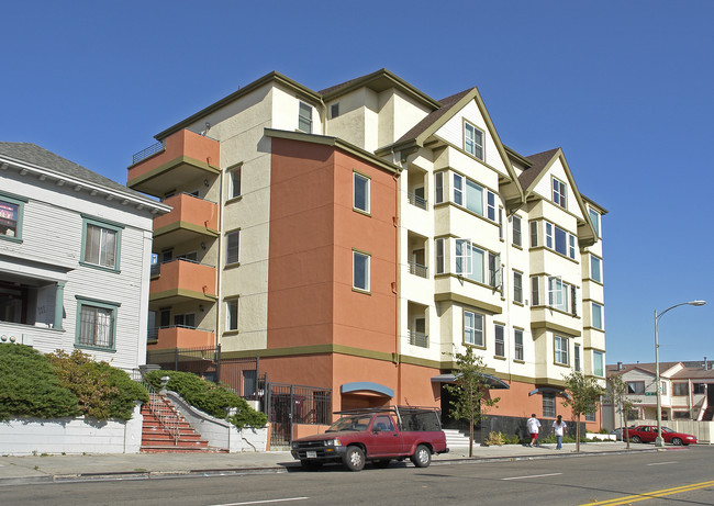 Vivons Villa in Oakland, CA - Building Photo - Building Photo