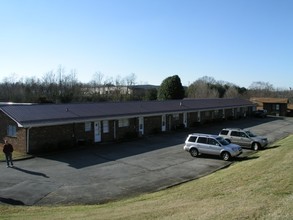 Savannah Terrace Apartments in Johnson City, TN - Building Photo - Building Photo