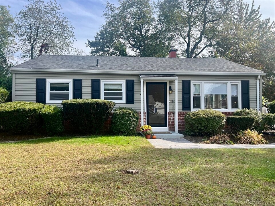 7 Greenwood Rd in Northborough, MA - Building Photo