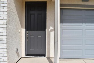 371 Sullivan Dr in Merced, CA - Building Photo - Building Photo