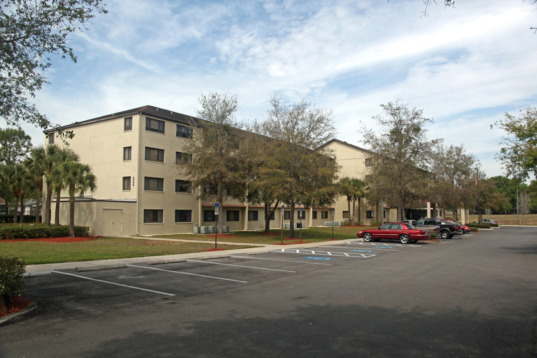 Epiphany Arms Apartments in Tampa, FL - Foto de edificio