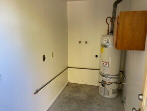 7369 Elmhurst Pl in Goleta, CA - Foto de edificio - Building Photo