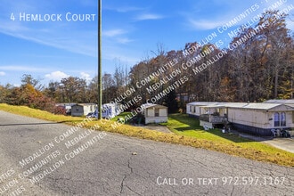 4 Hemlock Ct in Candler, NC - Building Photo - Building Photo