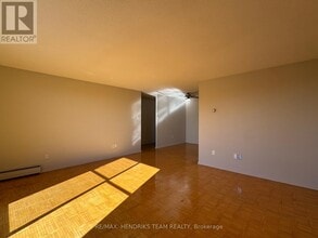 64 Windward St in St Catharines, ON - Building Photo - Building Photo