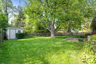 1122 Stark Pl in Des Plaines, IL - Building Photo - Building Photo