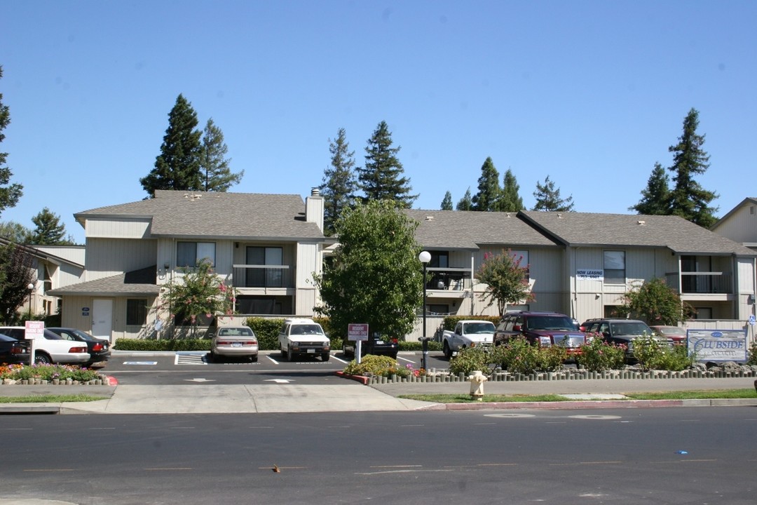 Clubside Apartments in Davis, CA - Building Photo