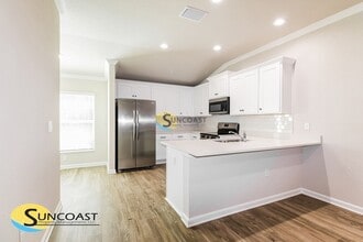 6040 W Oak Park Blvd in Homosassa, FL - Building Photo - Building Photo