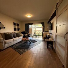 13022 Trail Hollow Dr in Houston, TX - Building Photo - Building Photo