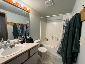 2217 Michigan St in Bellingham, WA - Building Photo - Building Photo